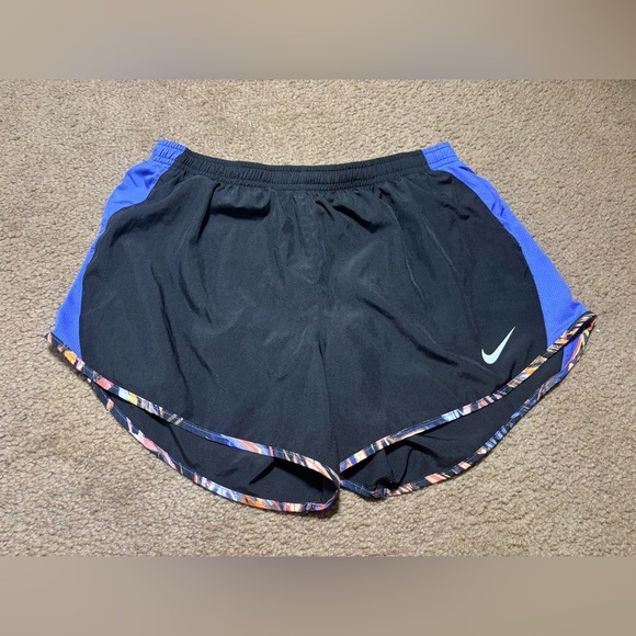 Nike Pants - Nike Athletic Short Women’s Size Large